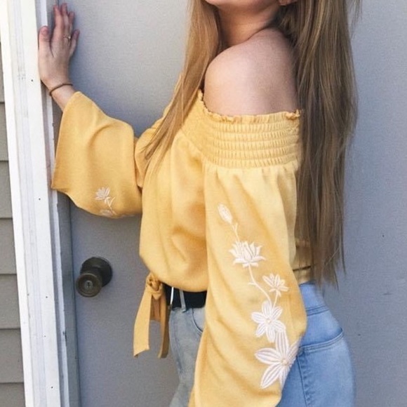 La Hearts Tops - LA Hearts off the shoulder top in yellow